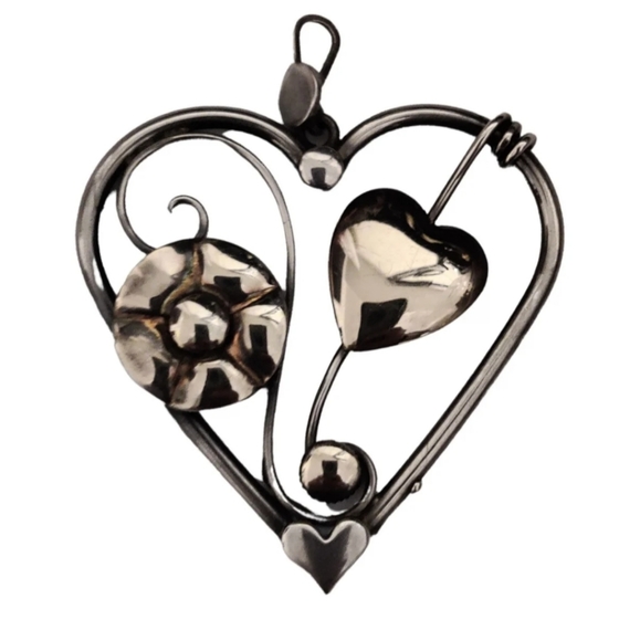 Art Nouveau Sterling Silver Heart Pendant - Picture 10 of 10